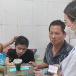 TỔ CÔNG TÁC XÃ HỘI BVĐK THỌ XUÂN PHỐI HỢP CÙNG NHÀ HẢO TÂM TẶNG SUẤT CƠM 0 ĐỒNG TỚI BỆNH NHÂN